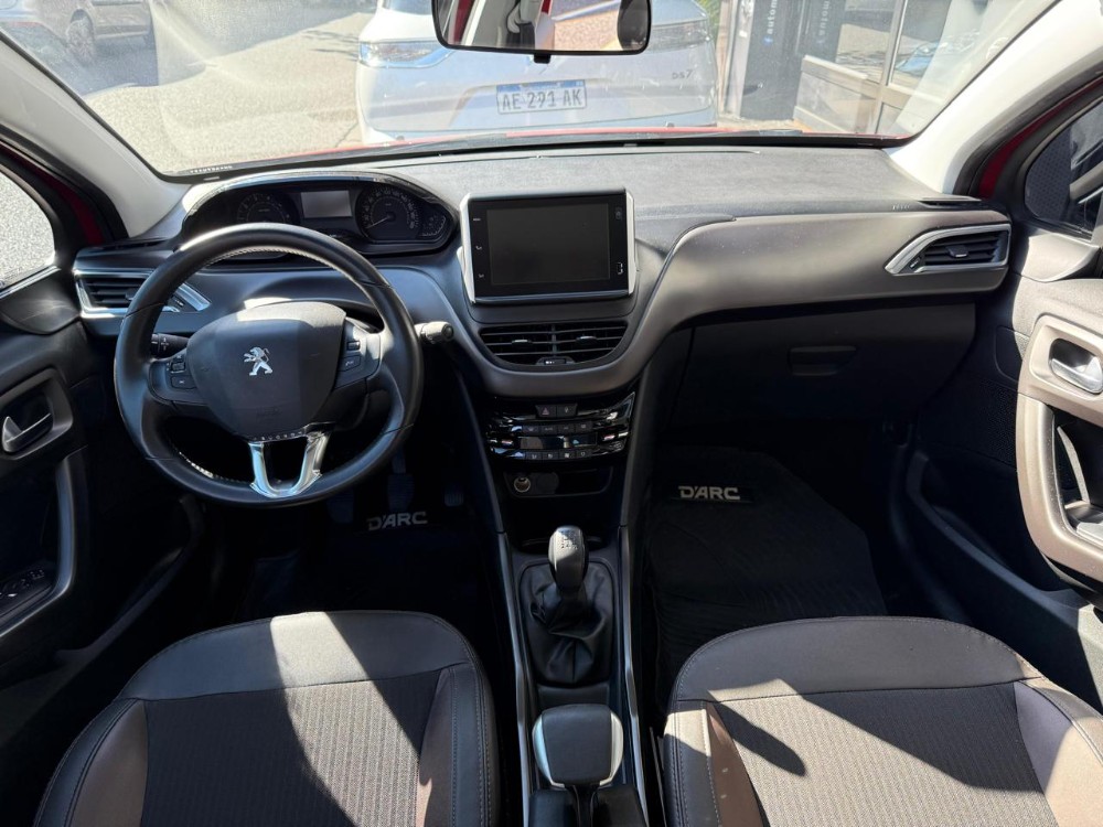 Peugeot 2008 Feline — foto 12